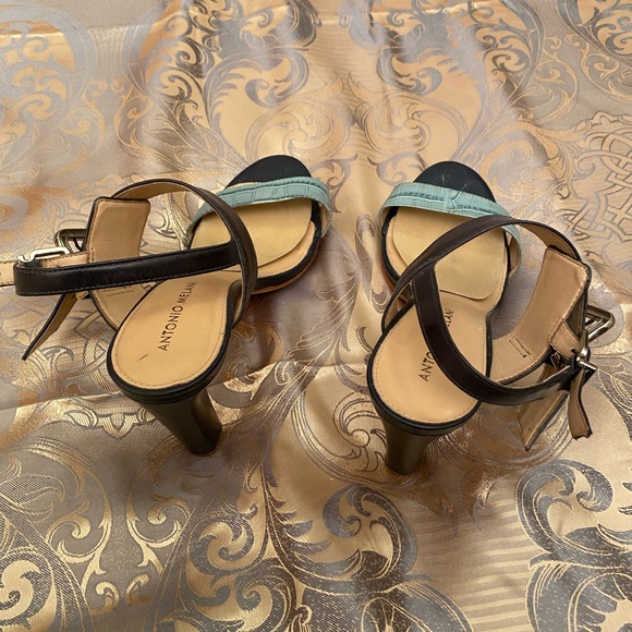 Size 8 Antonio Melanie black & green open toes strap shoe...